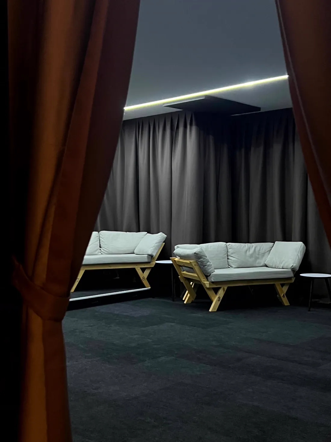 Movie Cafe — вход в кинозал